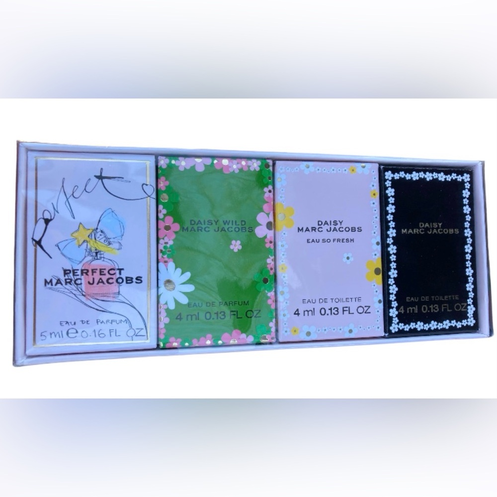 Marc Jacobs Mini Perfume Travel Set of 4